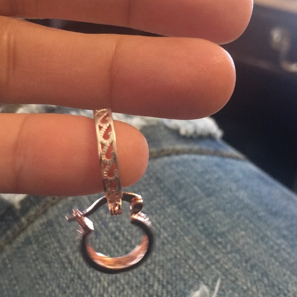 Rose gold  filigree earrings - Picture 5 of 6